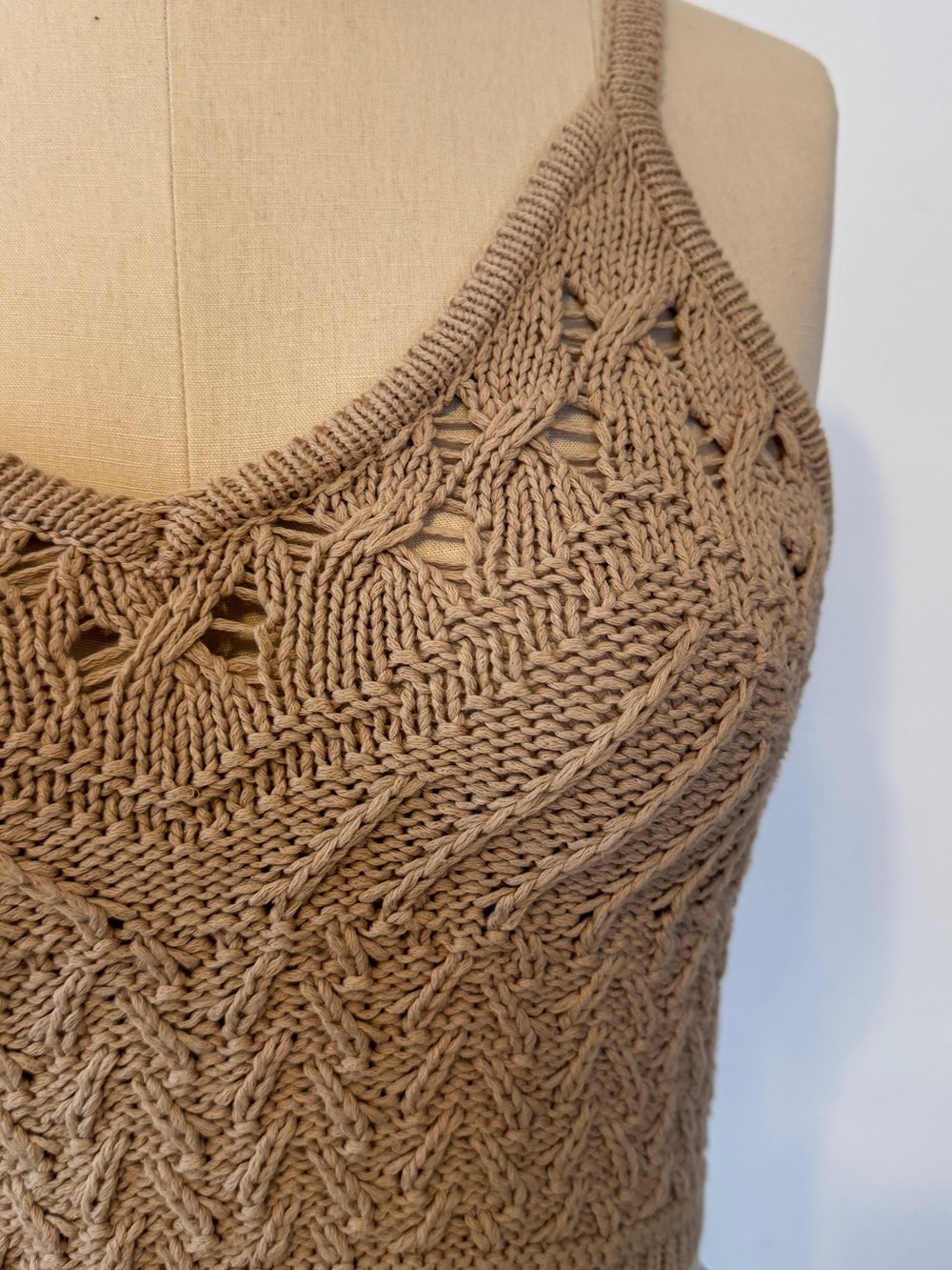 EXPRESS Crochet Crop Top - Picture 2 of 4
